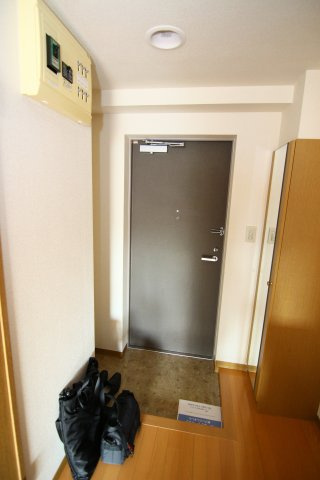 ヴィヴァーチェ日吉の玄関