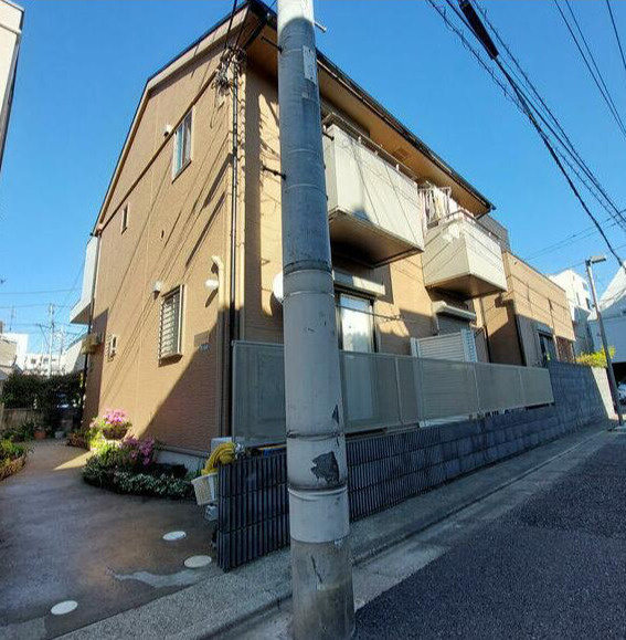 クワトロ祐天寺の外観