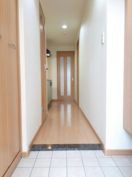 プレ・アビタシオン春日部Ⅰの玄関