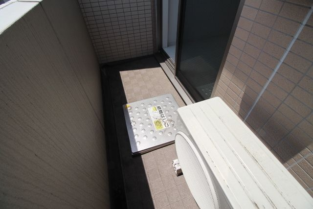 アイル西日暮里イーストのバルコニー