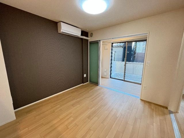 コンプレットの居間・リビング