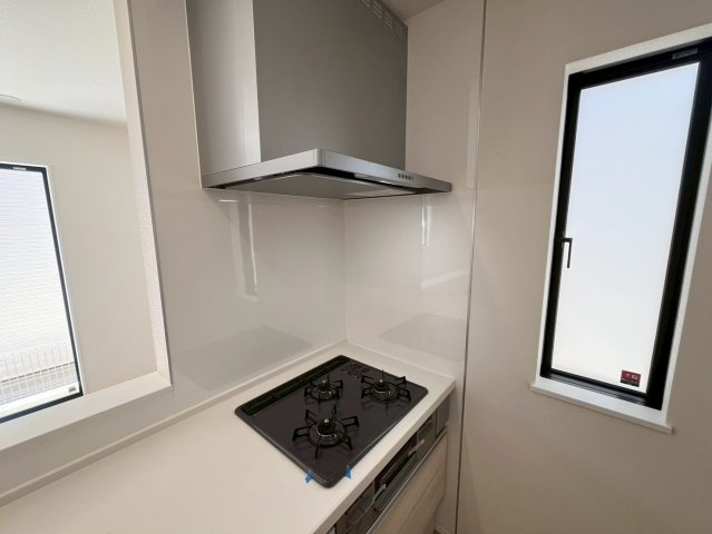 沖縄市知花新築戸建て　B号棟（全5棟）のキッチン|使いやすいキッチンです