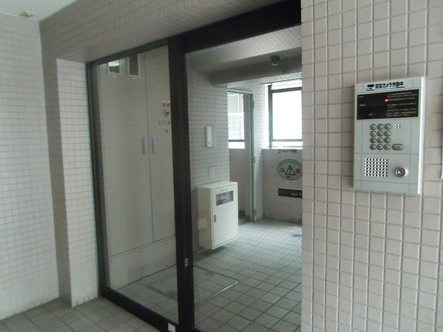 サニーコートのセキュリティ|オートロック完備で安心です！