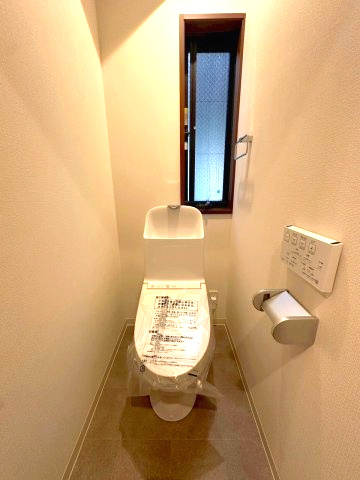 南区曽池町一丁目　売戸建のトイレ|1階トイレ　トイレも新品で清潔感があります！