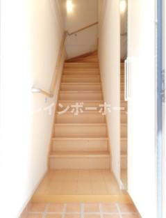 クレメント並木新町の玄関