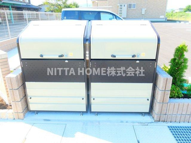 ティートのエントランス|敷地内ごみ捨て場は嬉しいですね♪