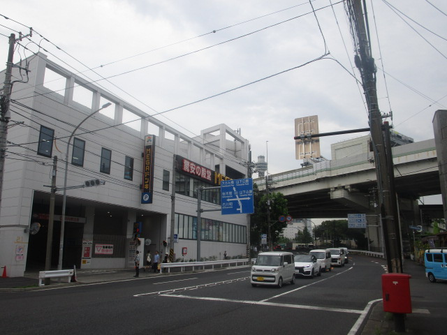 横浜市中区新山下１丁目の倉庫
