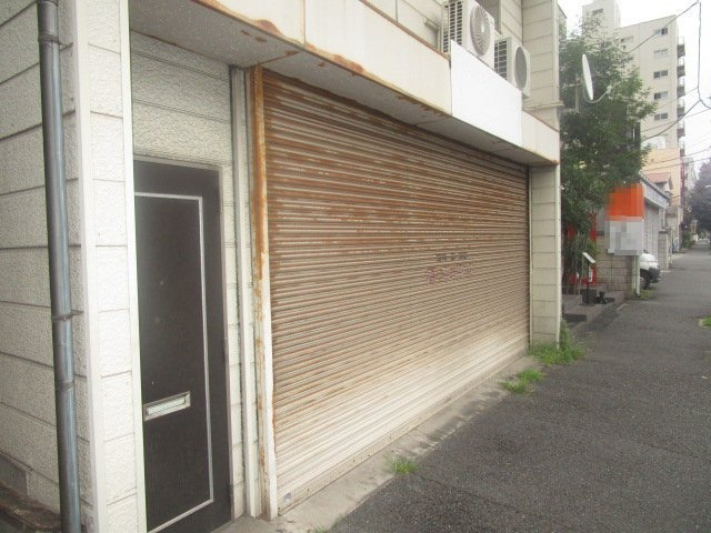 横浜市中区新山下１丁目の倉庫