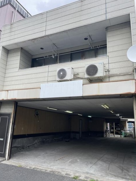 横浜市中区新山下１丁目の倉庫