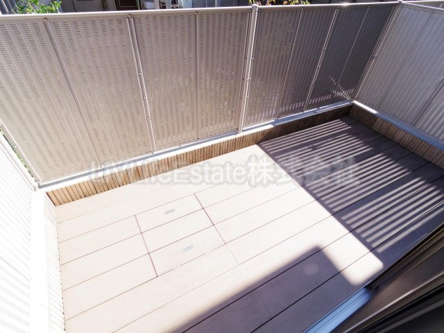 小金井市緑町２丁目のアパートのバルコニー