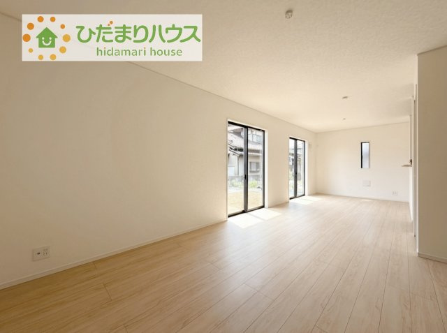 【居間・リビング】 | つくば市高見原第17　新築戸建　3号棟 | お子様が元気に遊べる広々としたリビングです！
