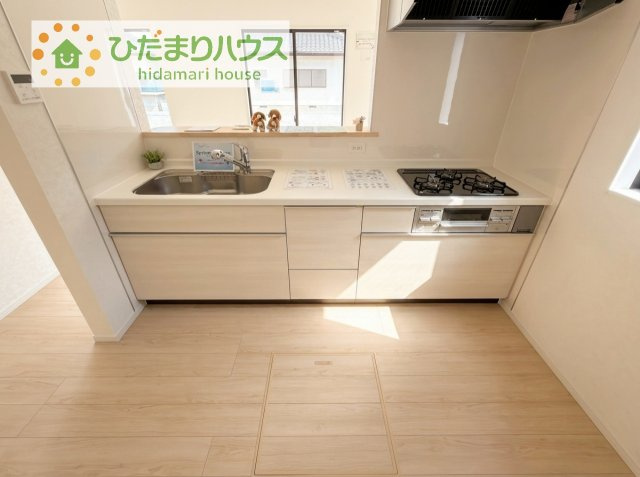 【キッチン】 | つくば市高見原第17　新築戸建　3号棟 | 3口コンロでお料理する時間も短くなりそうですね(*‘∀‘)
