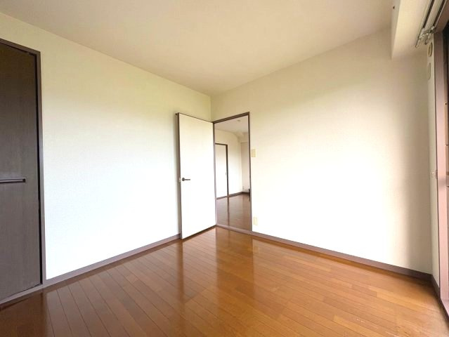 東尾マンションの洋室