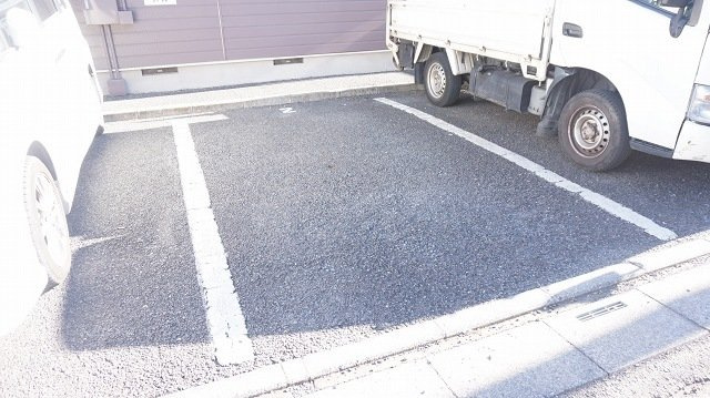 セトル　ヴェントの駐車場