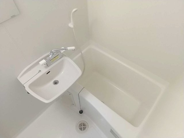レオパレスシャルムⅡの浴室