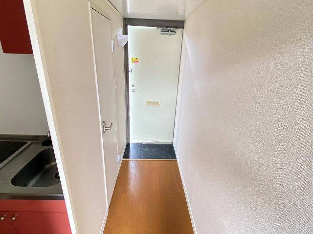 レオパレスメルベーユⅡの玄関