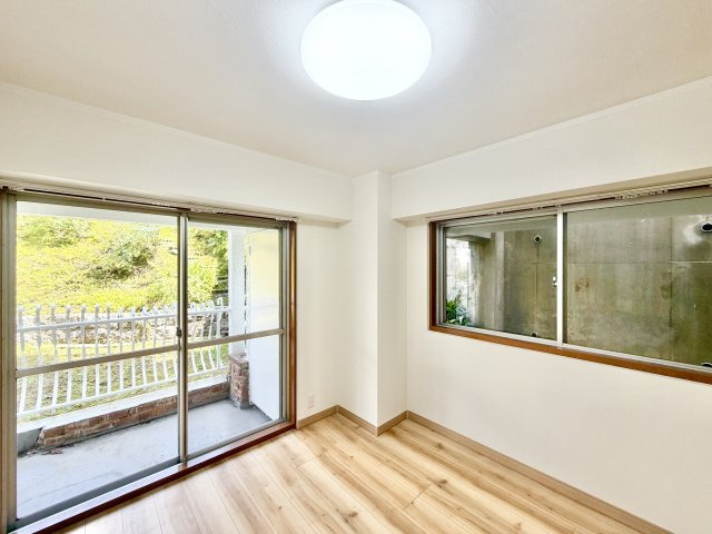 エスポア覚王山の洋室