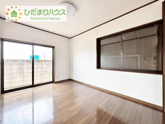 【洋室】 | 下妻市下妻丙　中古戸建 | 夏場に心地良いひんやり感はフローリングならでは☆彡