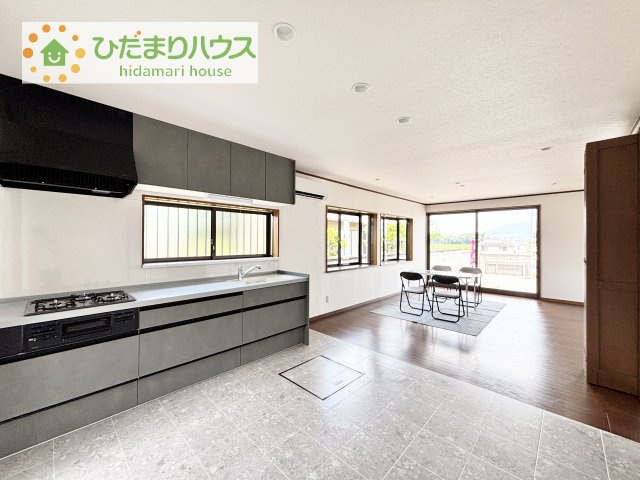 【居間・リビング】 | 下妻市下妻丙　中古戸建