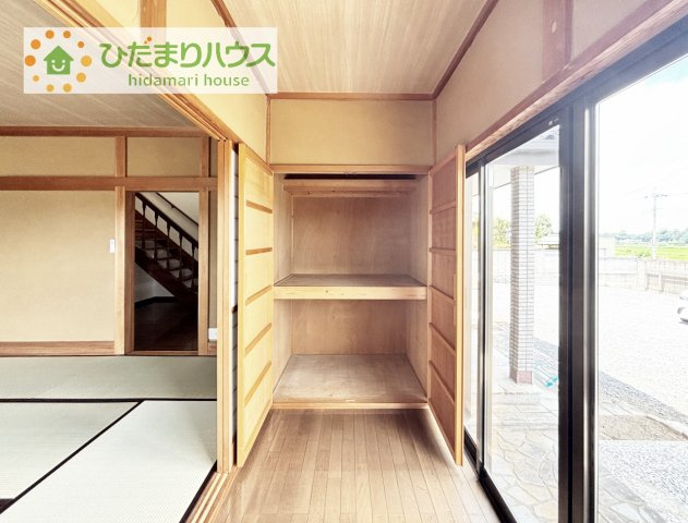 【収納】 | 下妻市下妻丙　中古戸建 | 縁側は日が良く入り、来客時のお話し場所としても便利です！！