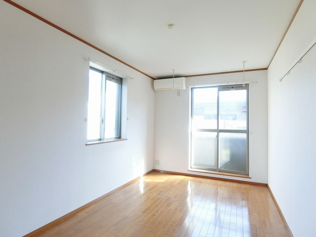 レーヴＩの居間・リビング|キレイなお部屋です★