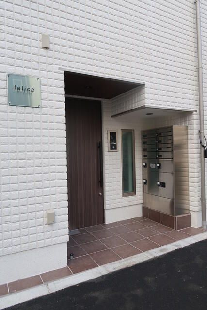 フェリーチェ西荻窪のエントランス