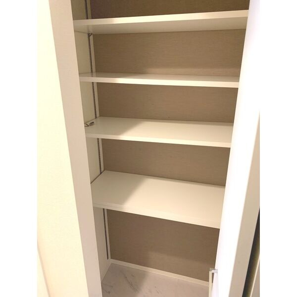 ドゥーエ立売堀の玄関