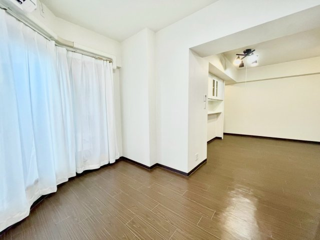 ビューパレー新宿新都心の居間・リビング|2026.07.10撮影

現地ご見学希望・資料請求などお気軽にお問い合わせ下さい！
03-5990-5201