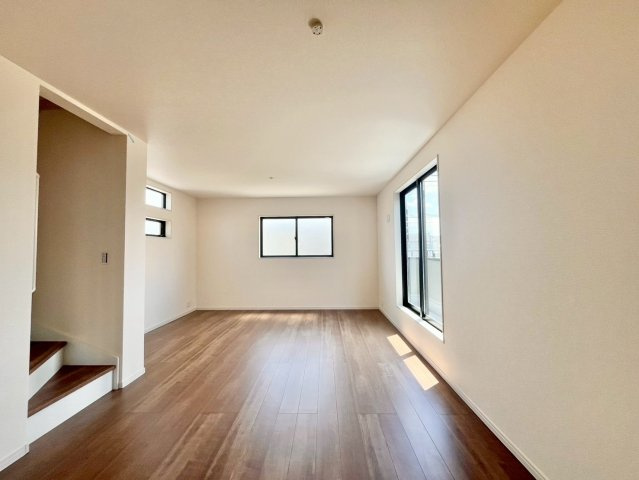 陶器北　新築一戸建の居間・リビング
