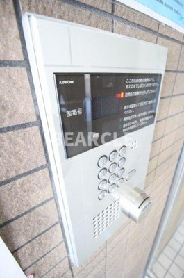 【エントランス】 | コンフォート桃山 | 落ち着いたエントランスです