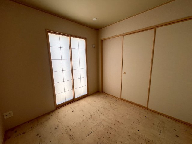 沖縄市知花新築戸建て　C号棟（全5棟）の和室|和室（4.5帖）