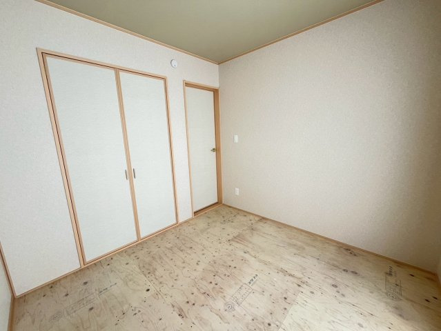 沖縄市知花新築戸建て　C号棟（全5棟）の和室|和室（4.5帖）