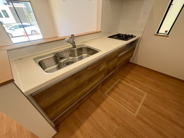 沖縄市知花新築戸建て　C号棟（全5棟）のキッチン|ワイドなシンクで使いやすいキッチンです