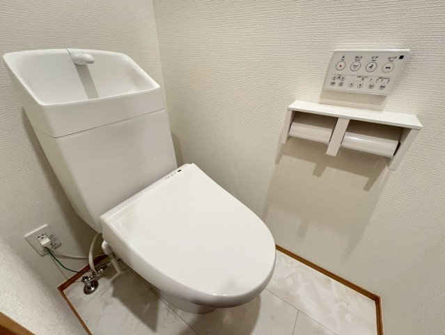 沖縄市知花新築戸建て　C号棟（全5棟）のトイレ|二階トイレ