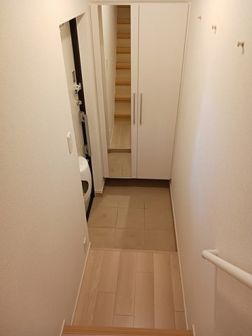 アバンツァートⅡの玄関|明るい玄関です