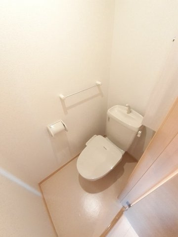 ミドルⅢのトイレ|清潔感のあるトイレです