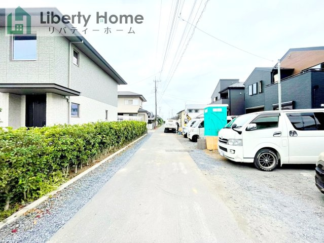 ひたちなか市堀口3期　新築戸建　3号棟の前面道路含む現地写真