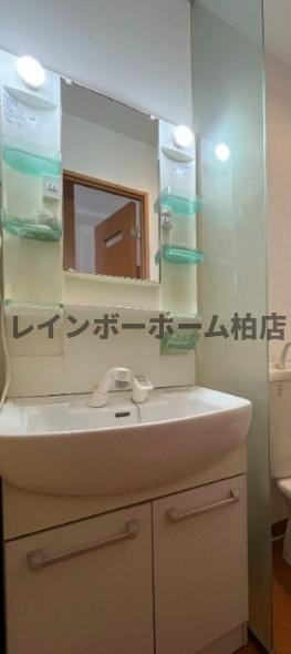 【仲介手数料：50％OFF】対象物件！の洗面所|忙しい朝には欠かせない洗面所です