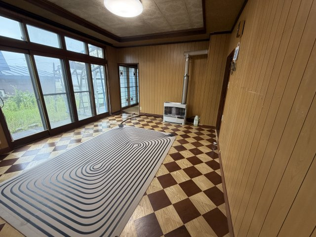 室蘭市白鳥台5丁目43-5戸建の居間・リビング