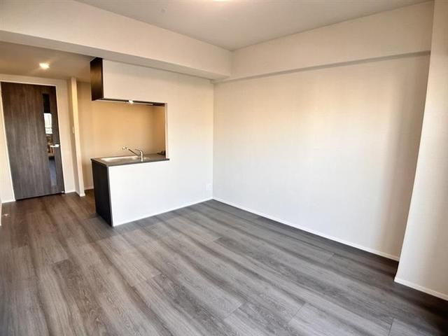 ＬＩＭＥ　ＲＥＳＩＤＥＮＣＥ　ＫＡＷＡＧＵＣＨＩ　ＥＡＳＴの居間・リビング