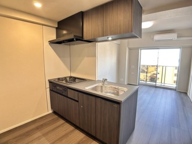 ＬＩＭＥ　ＲＥＳＩＤＥＮＣＥ　ＫＡＷＡＧＵＣＨＩ　ＥＡＳＴのキッチン