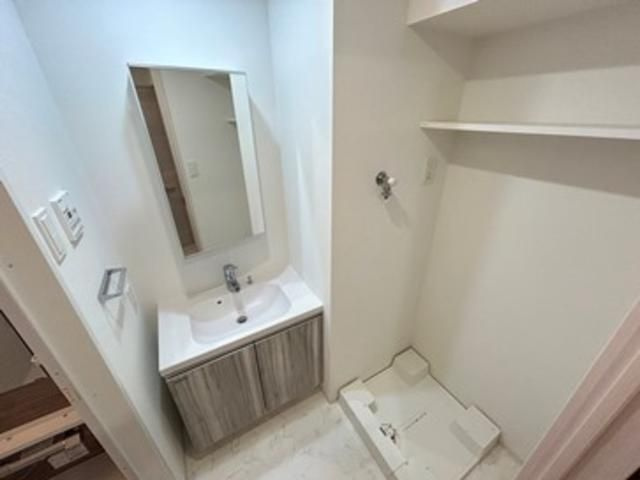 ＬＩＭＥ　ＲＥＳＩＤＥＮＣＥ　ＫＡＷＡＧＵＣＨＩ　ＥＡＳＴの洗面所