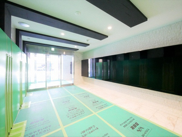 CAVANA本町のロビー