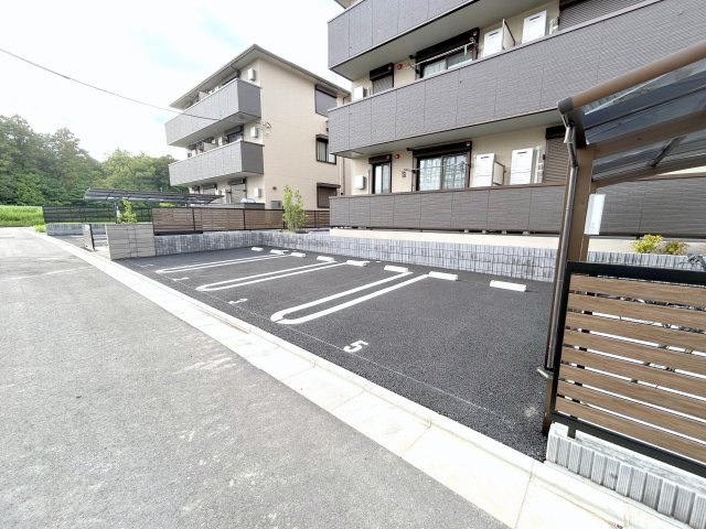 フォーリアAの駐車場|カースペースがあります