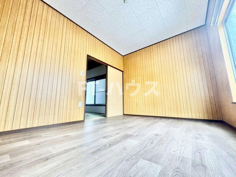 新緑とそよ風のアベニューの居間・リビング
