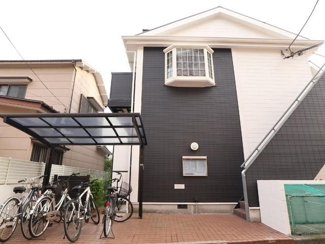 藤沢市花の木のアパートの外観