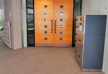 マホロバのエントランス|落ち着いたエントランスです