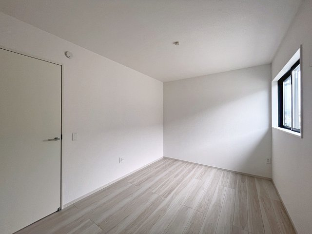 新築戸建・新築建売　伊達市田町2期　伊達小・伊達中の洋室|落ち着きのある空間で自分だけのプライベートな時間をお過ごしください！