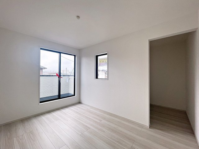 新築戸建・新築建売　伊達市田町2期　伊達小・伊達中の洋室|7.5帖の洋室は南東側のバルコニーに面しており陽当たりが良く快適です！