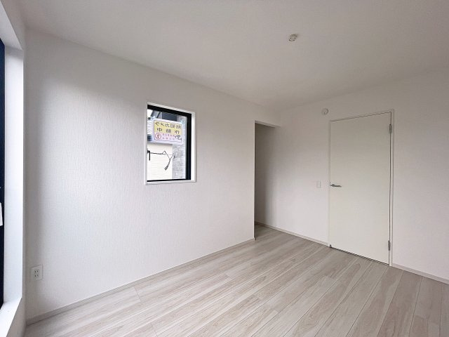 新築戸建・新築建売　伊達市田町2期　伊達小・伊達中の洋室|自然光が長時間入る2面採光で明るく気持ちの良いプライベート空間です！